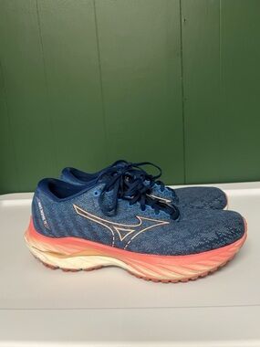Mizuno Wave Rider 25 Woman’s 11.5 Running Shoes Blue/Pink